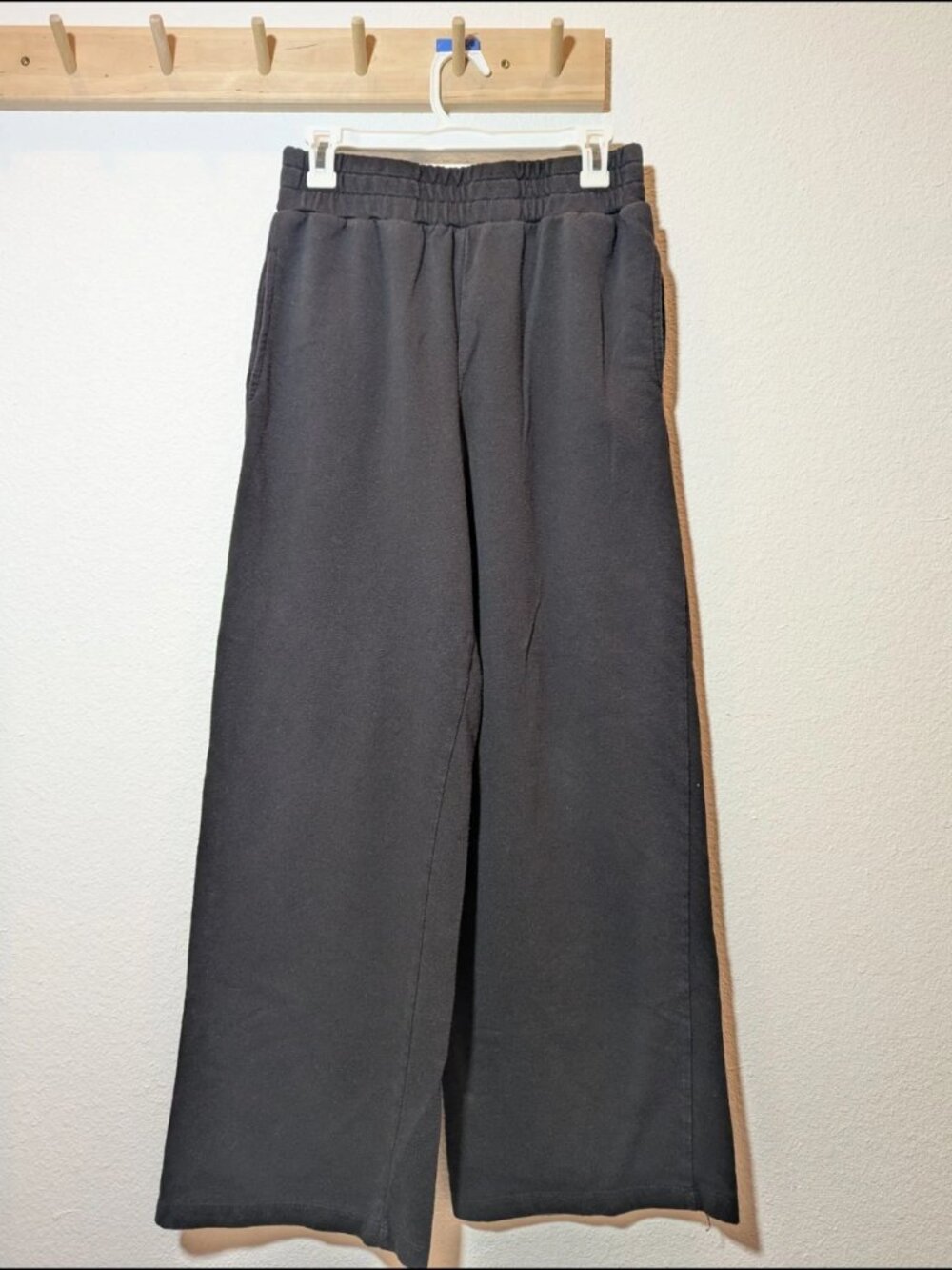 2 pairs of cotton blend wide leg sweatpants - Picture 7 of 12